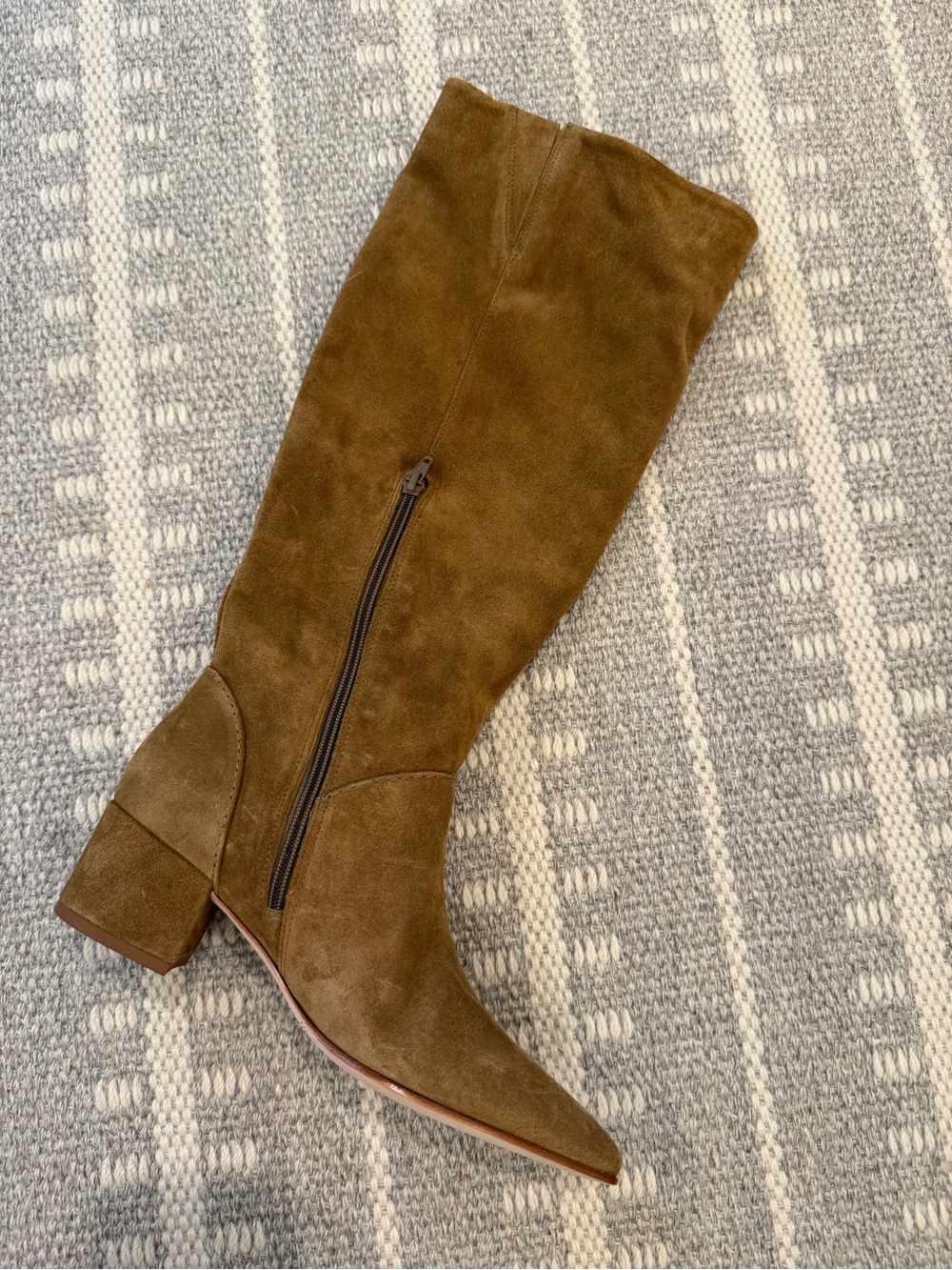 NWOT Bernardo Size 7 Suede Knee Boots in Cognac Brown - Picture 7 of 10